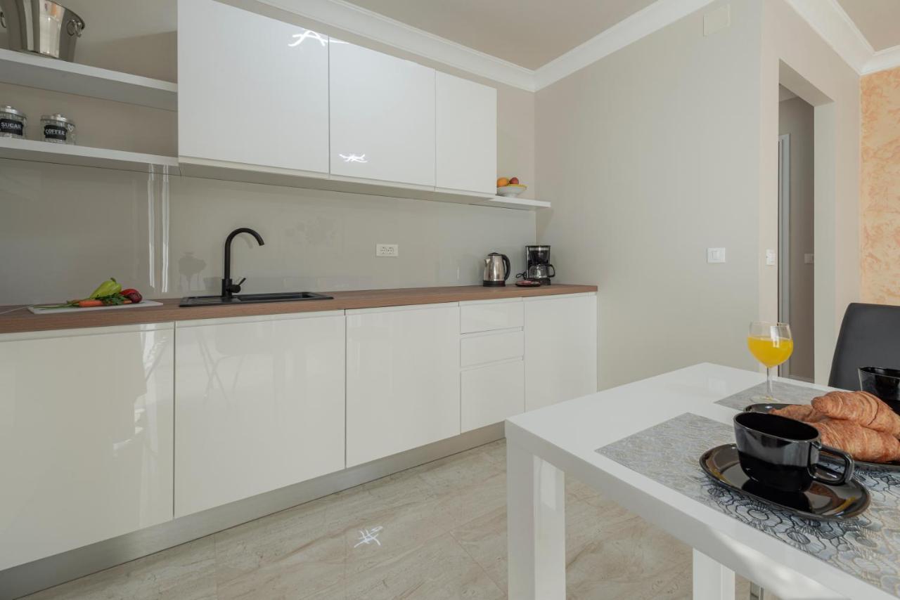 Makris No3